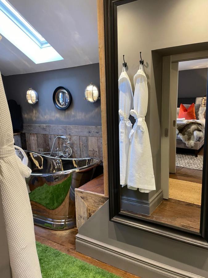 The Cocktail Lounge At Cheshire Boutique Bathhouse Apartamento Nantwich Exterior foto