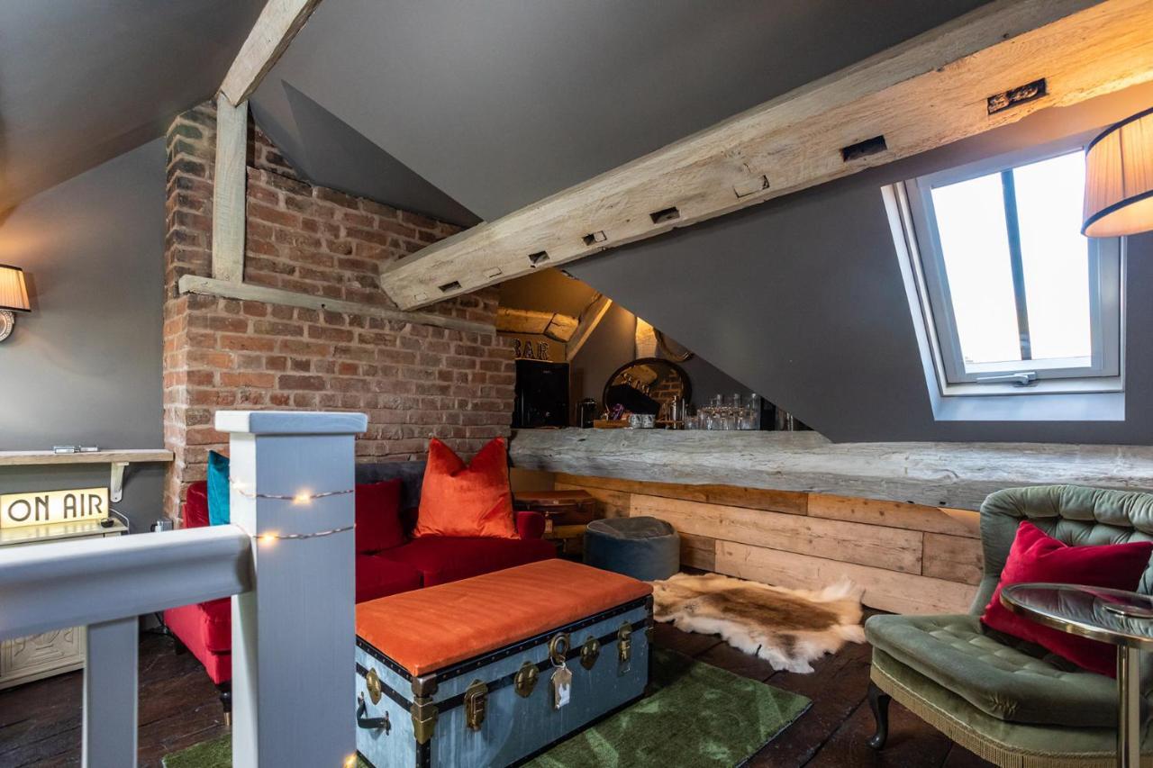The Cocktail Lounge At Cheshire Boutique Bathhouse Apartamento Nantwich Exterior foto