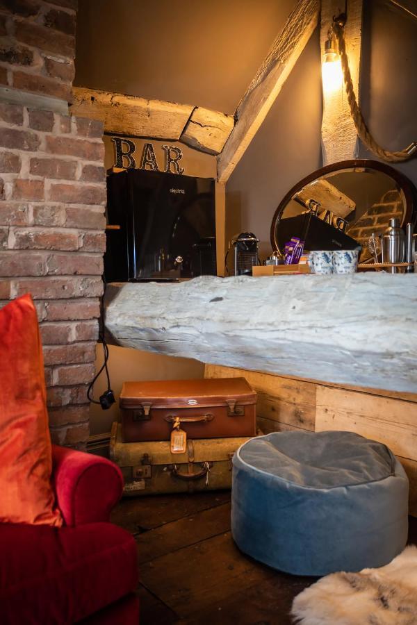 The Cocktail Lounge At Cheshire Boutique Bathhouse Apartamento Nantwich Exterior foto