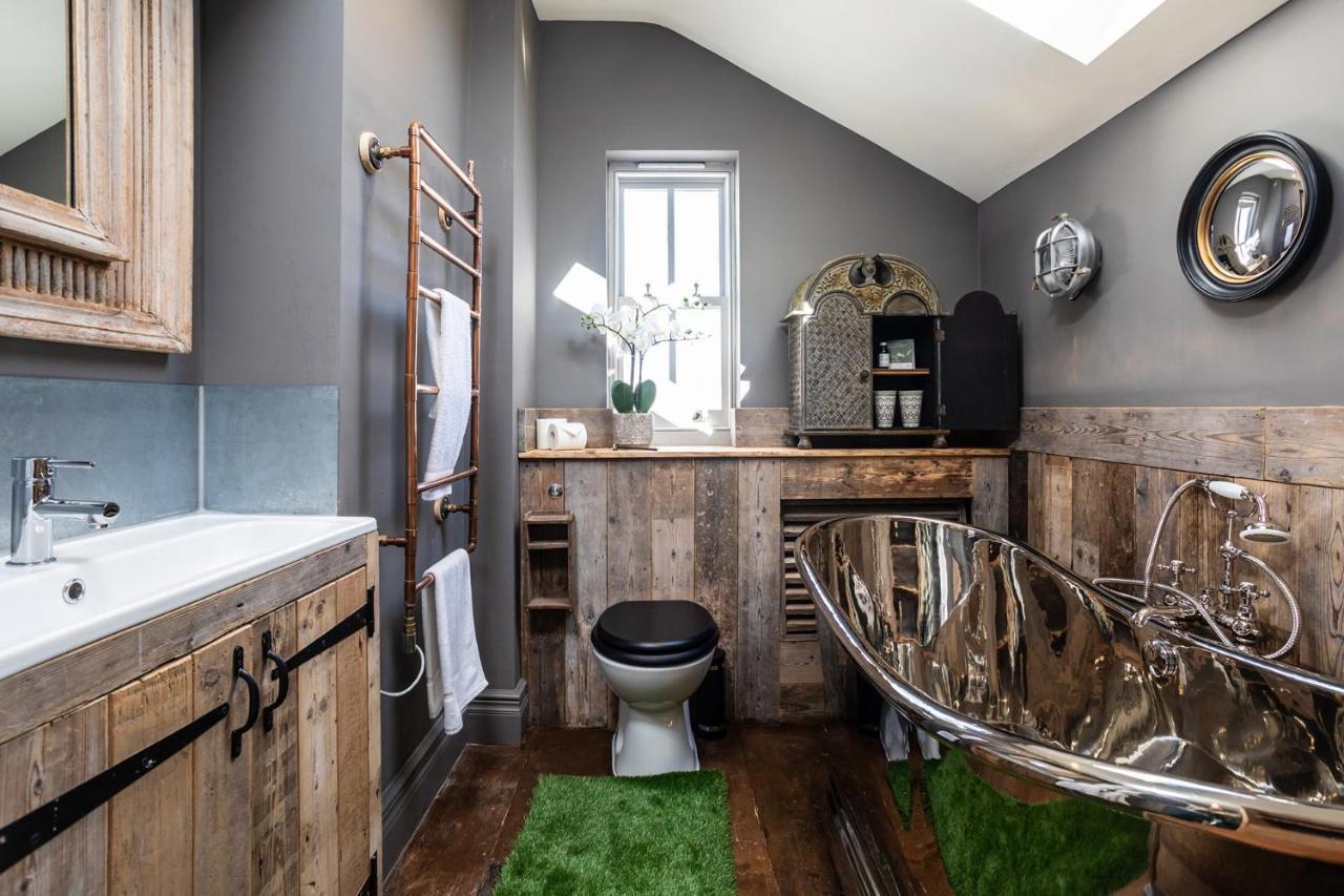 The Cocktail Lounge At Cheshire Boutique Bathhouse Apartamento Nantwich Exterior foto