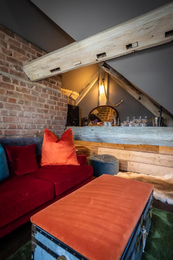 The Cocktail Lounge At Cheshire Boutique Bathhouse Apartamento Nantwich Exterior foto
