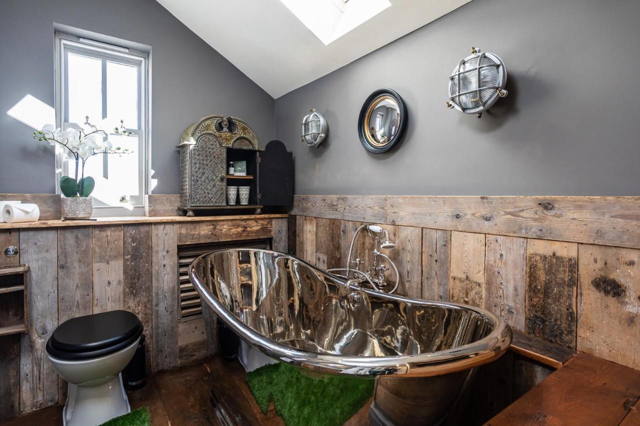 The Cocktail Lounge At Cheshire Boutique Bathhouse Apartamento Nantwich Exterior foto